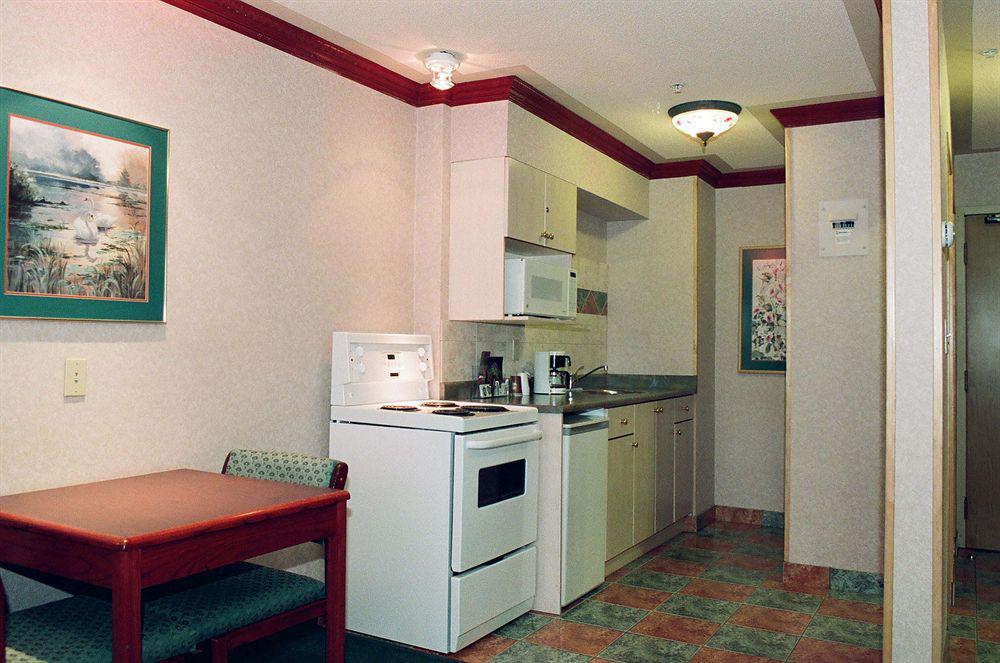 Robsonstrasse Hotel & Suites バンクーバー エクステリア 写真