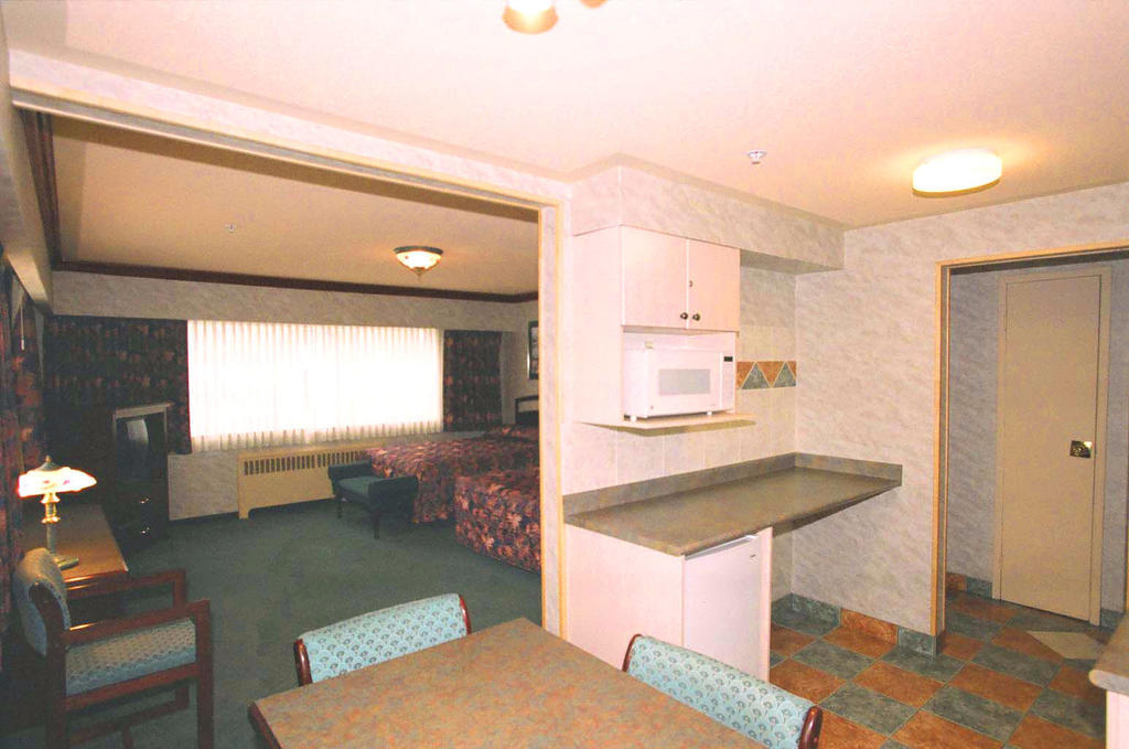 Robsonstrasse Hotel & Suites バンクーバー 部屋 写真