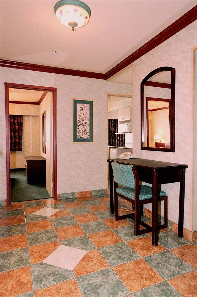 Robsonstrasse Hotel & Suites バンクーバー 部屋 写真