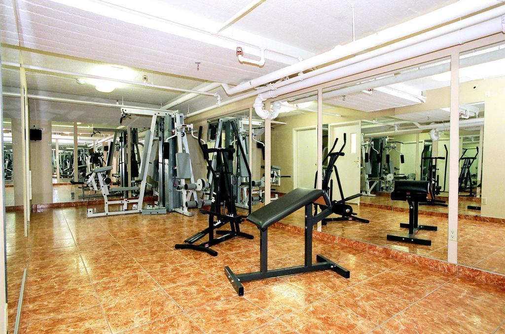 Robsonstrasse Hotel & Suites バンクーバー 設備 写真